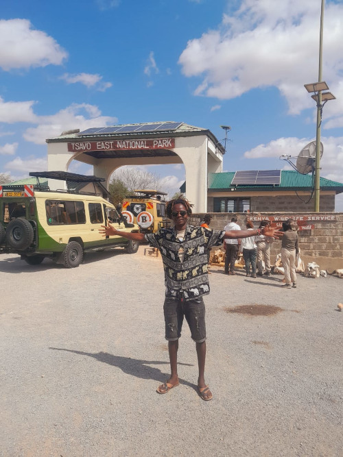 safari-4-giorni-tsavo-est-tsavo-ovest-amboseli